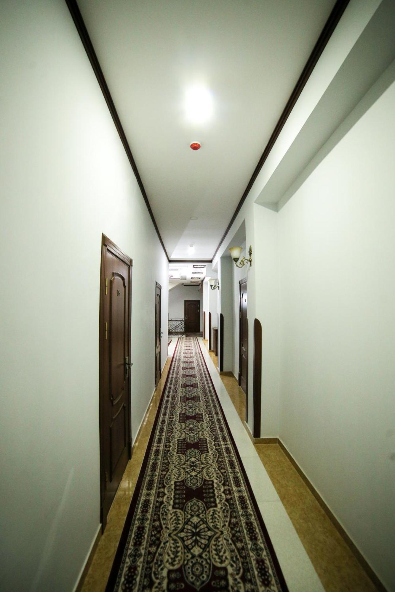 חיווה Sarbon Hotel מראה חיצוני תמונה